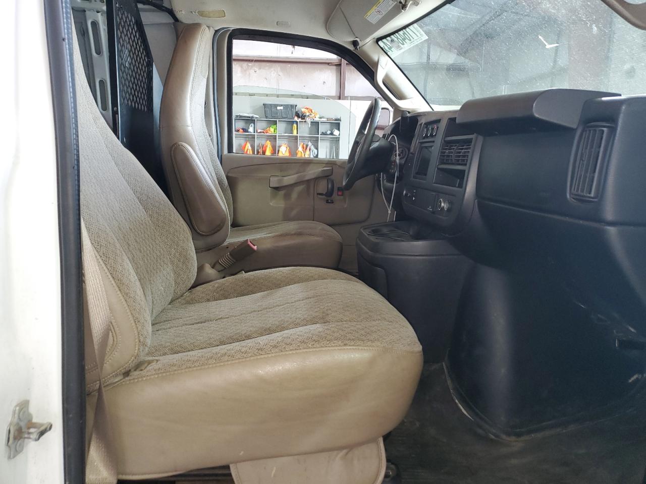 2017 Chevrolet Express VIN 1GCWGAFG6H1136767 Copart auction photo, all over damage thumbnail 11