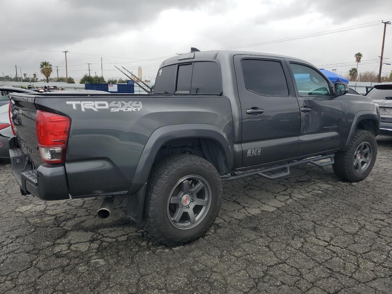 2016 Toyota Tacoma VIN 3TMCZ5AN6GM018536 Copart auction photo, rear end / side damage thumbnail 3