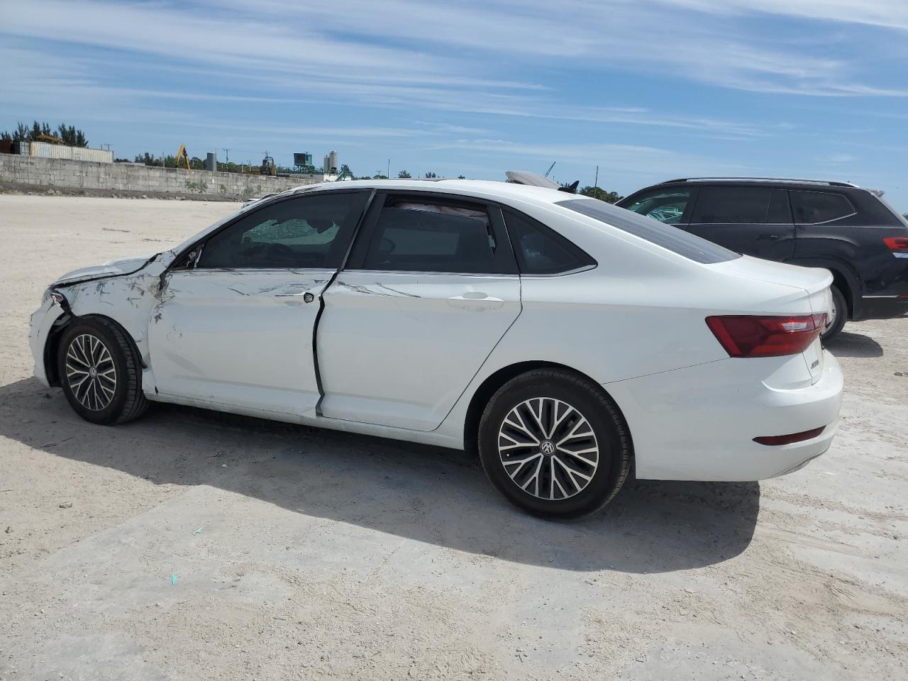 2020 Volkswagen Jetta VIN 3VWCB7BU9LM056209 Copart auction photo, front end / top/roof damage thumbnail 2
