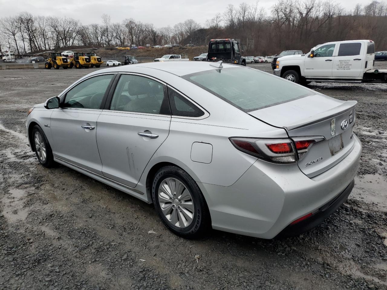 2016 Hyundai Sonata VIN KMHE24L19GA015317 Copart auction photo, minor dent/scratches damage thumbnail 2