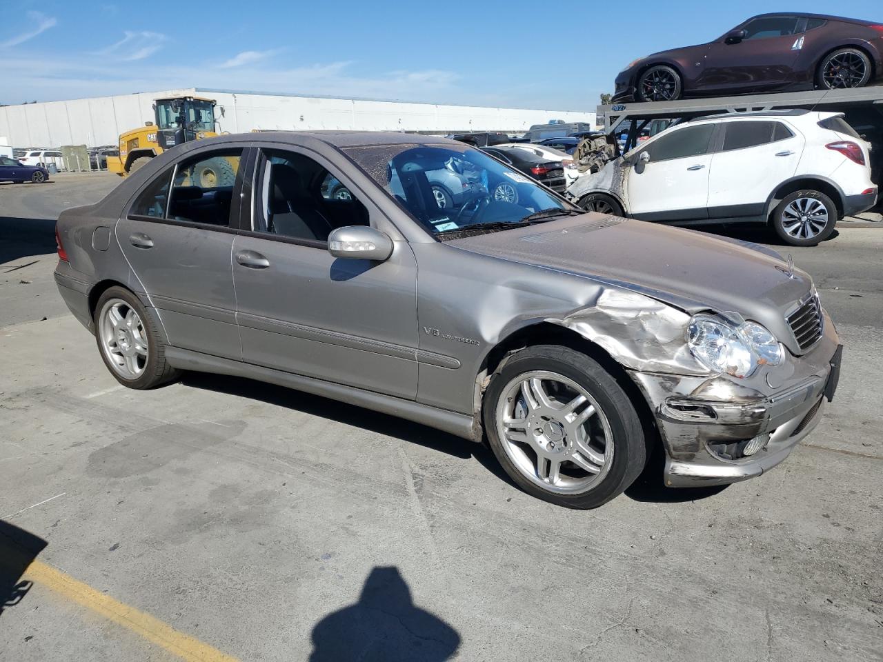 2003 Mercedes-Benz C-klasse VIN WDBRF65JX3F388851 Copart auction photo, front end damage thumbnail 4