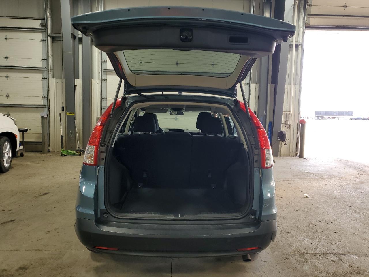 2014 Honda CR-V VIN 2HKRM4H37EH615561 Copart auction photo, front end / rear end damage thumbnail 6
