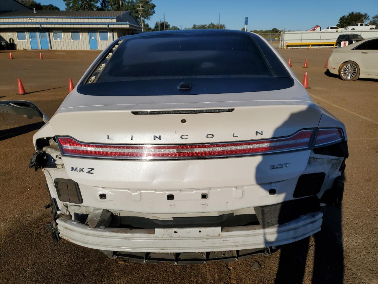 2017 Lincoln MKZ VIN 3LN6L5E98HR614078 Copart auction photo, rear end / minor dent/scratches damage thumbnail 6
