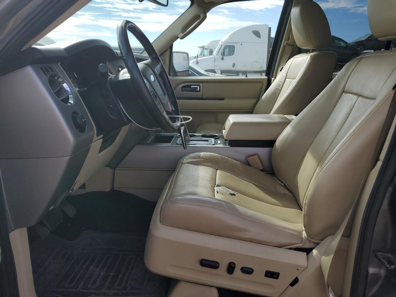 2015 Ford Expedition VIN 1FMJU2AT6FEF32762 Copart auction photo, front end damage thumbnail 7