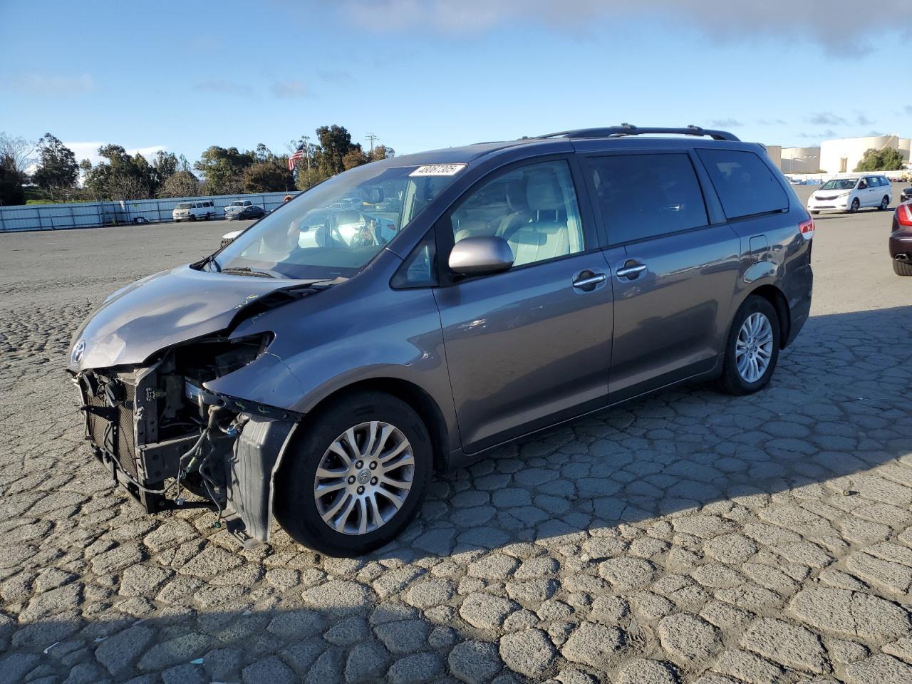 2011 Toyota Sienna VIN 5TDYK3DC8BS064421