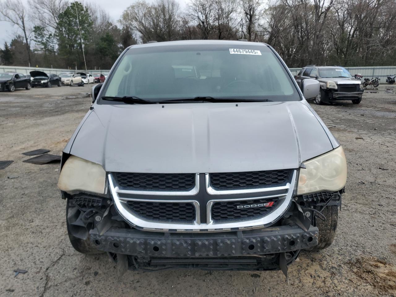 2014 Dodge Caravan VIN 2C4RDGCG4ER388358 Copart auction photo, front end / minor dent/scratches damage thumbnail 5