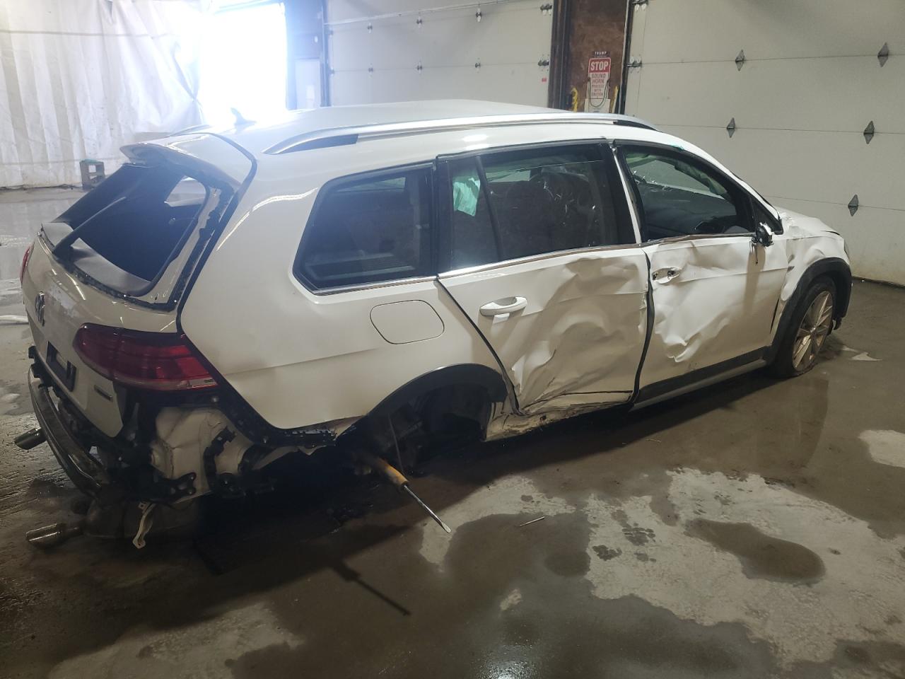 2019 Volkswagen Golf VIN 3VWH17AU4KM515817 Copart auction photo, rollover damage thumbnail 3
