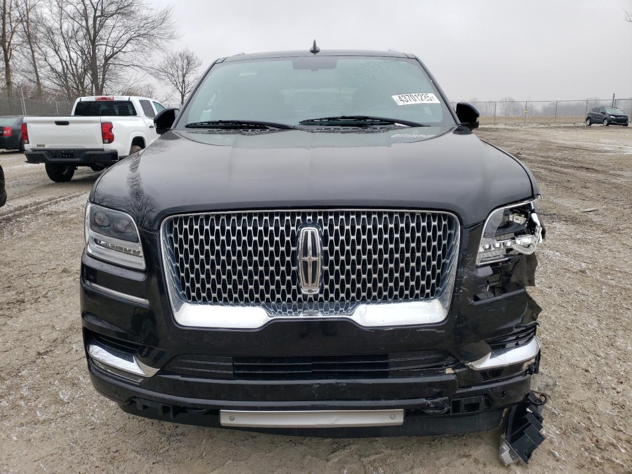 2018 Lincoln Navigator VIN 5LMJJ2LT5JEL18454 Copart auction photo, front end / minor dent/scratches damage thumbnail 5