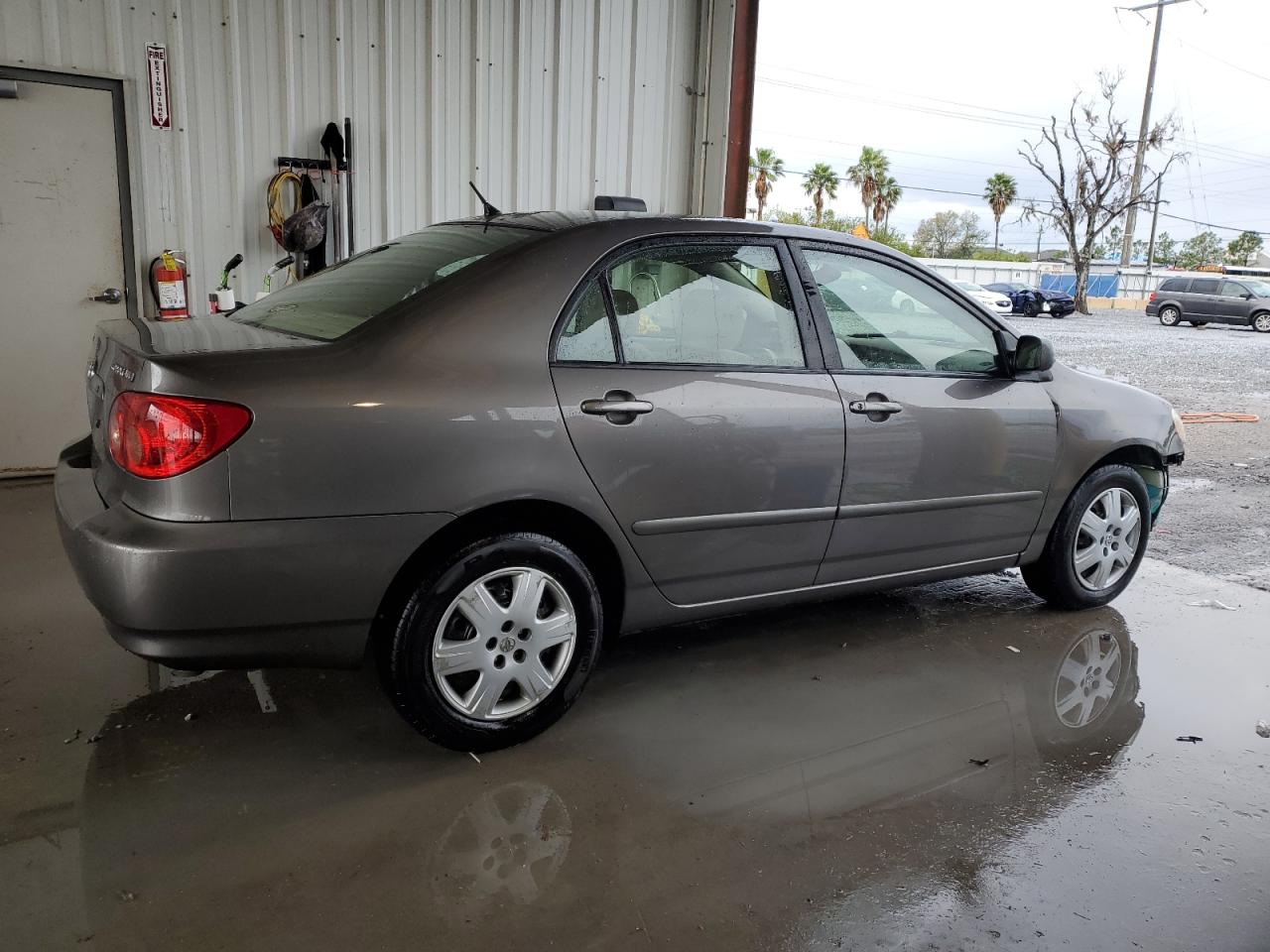 2005 Toyota Corolla VIN 1NXBR32E35Z535795 Copart auction photo, front end damage thumbnail 3