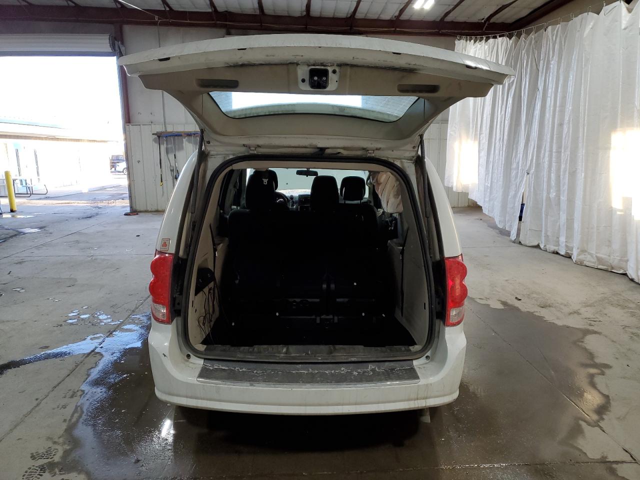 2016 Dodge Caravan VIN 2C4RDGBG7GR192354 Copart auction photo, front end damage thumbnail 6