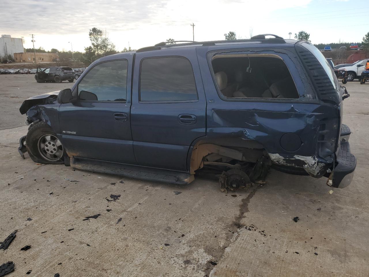 2001 Chevrolet Tahoe VIN 1GNEC13T81J127753 Copart auction photo, front end / rear end damage thumbnail 2