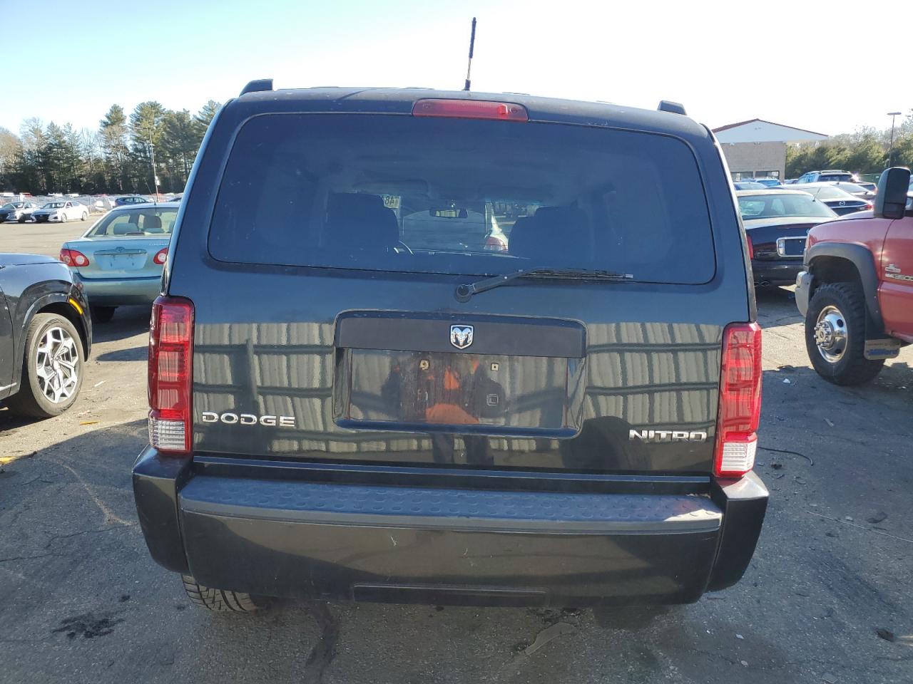 2010 Dodge Nitro VIN 1D4PU2GK9AW143021 Copart auction photo, side / front end damage thumbnail 6