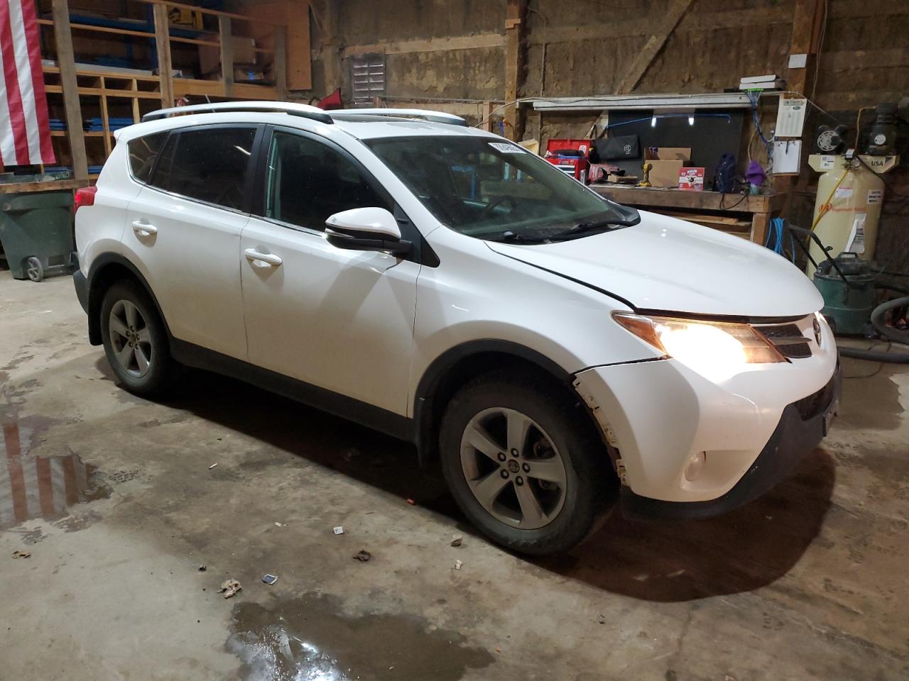 2015 Toyota RAV 4 VIN 2T3RFREVXFW260862 Copart auction photo, front end / side damage thumbnail 4