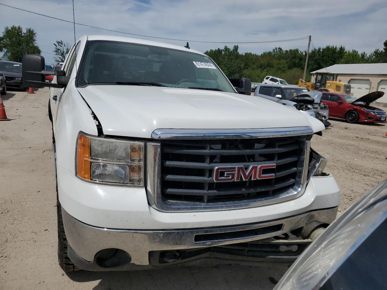 2010 GMC Sierra VIN 1GT5K0BG3AZ168528 Copart auction photo, side damage thumbnail 5