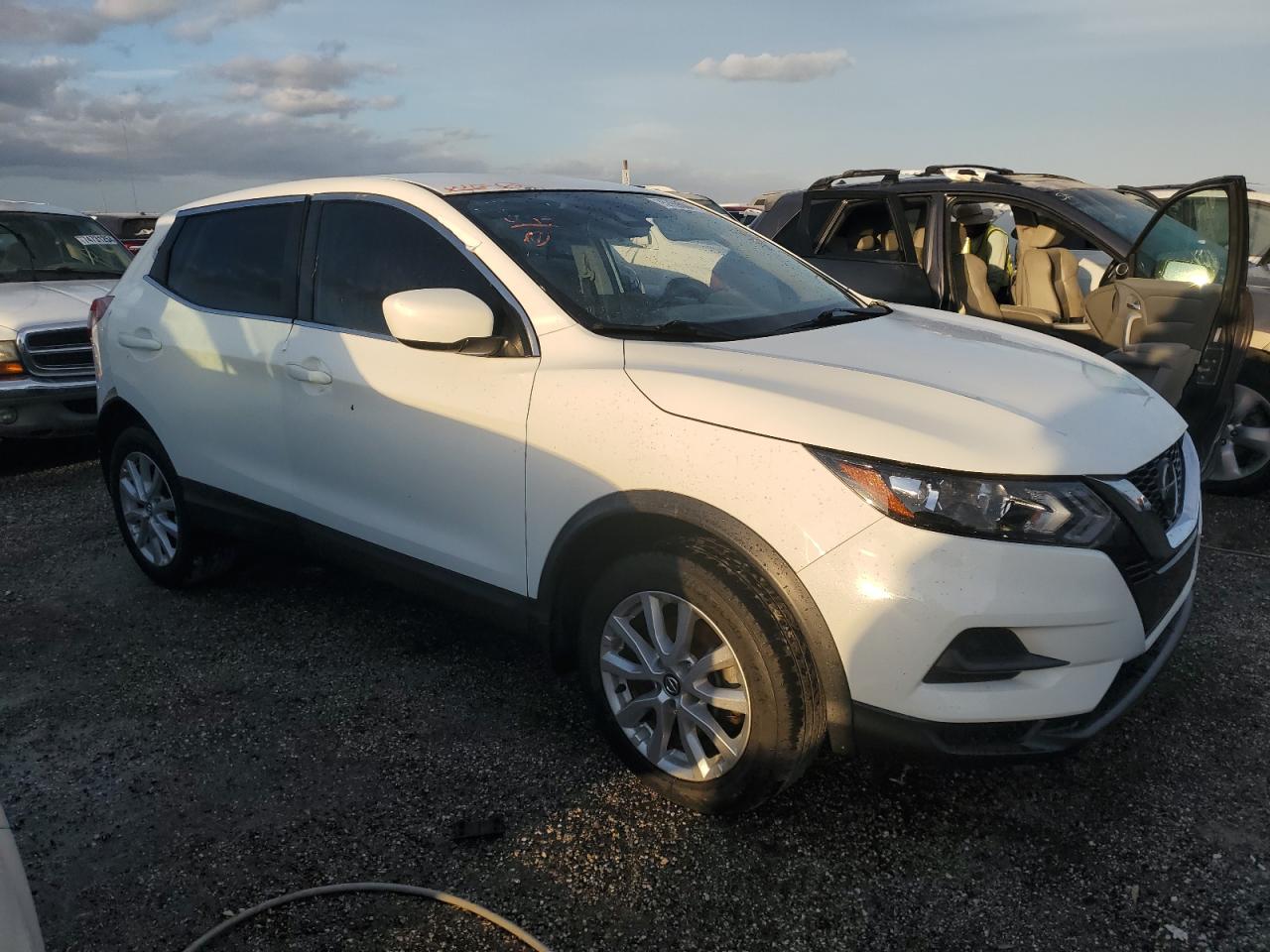 2020 Nissan Rogue VIN JN1BJ1CV0LW271101 Copart auction photo, water/flood damage thumbnail 4