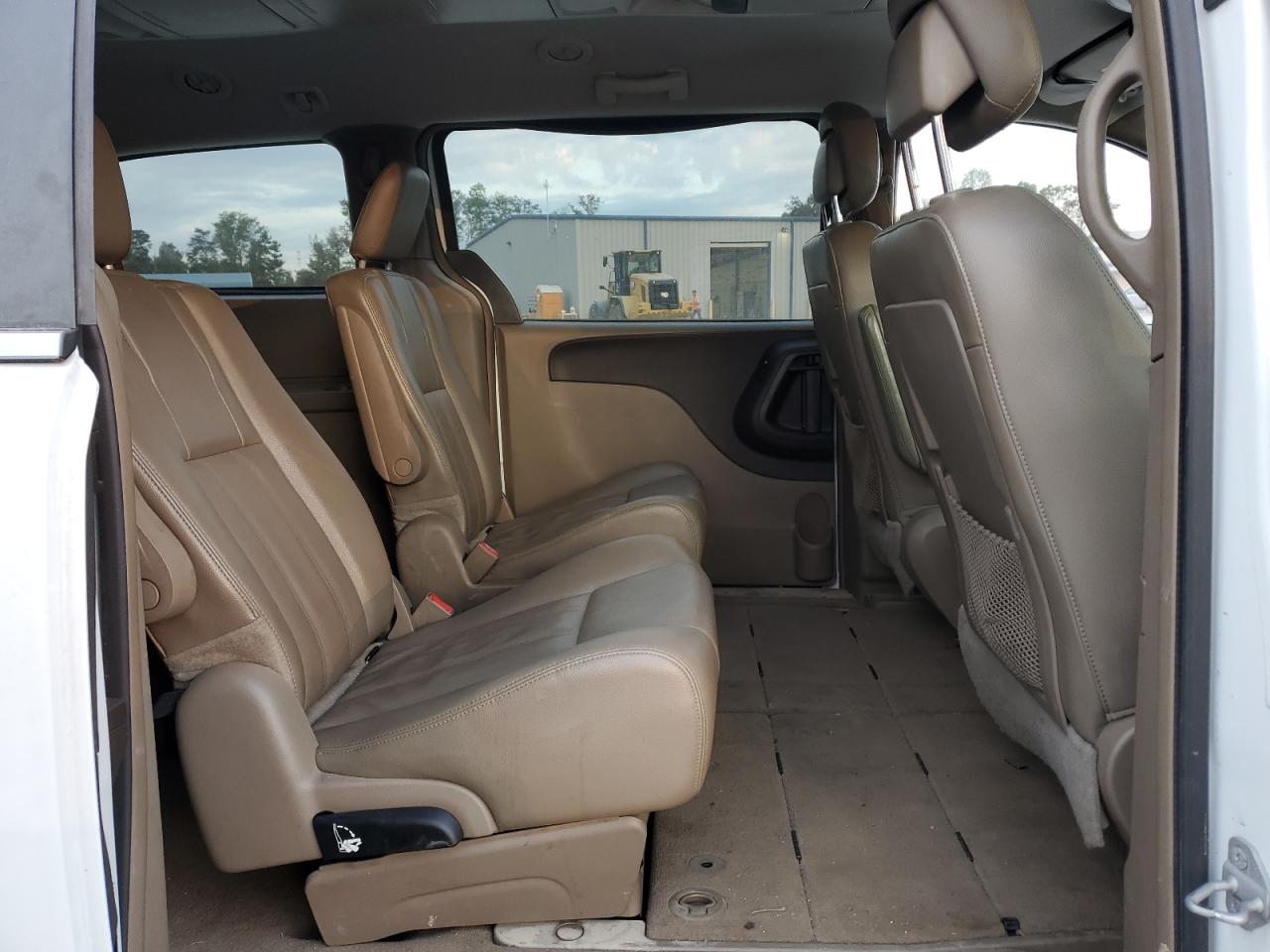 2014 Chrysler Town & Country VIN 2C4RC1BG7ER215340 Copart auction photo, water/flood damage thumbnail 11