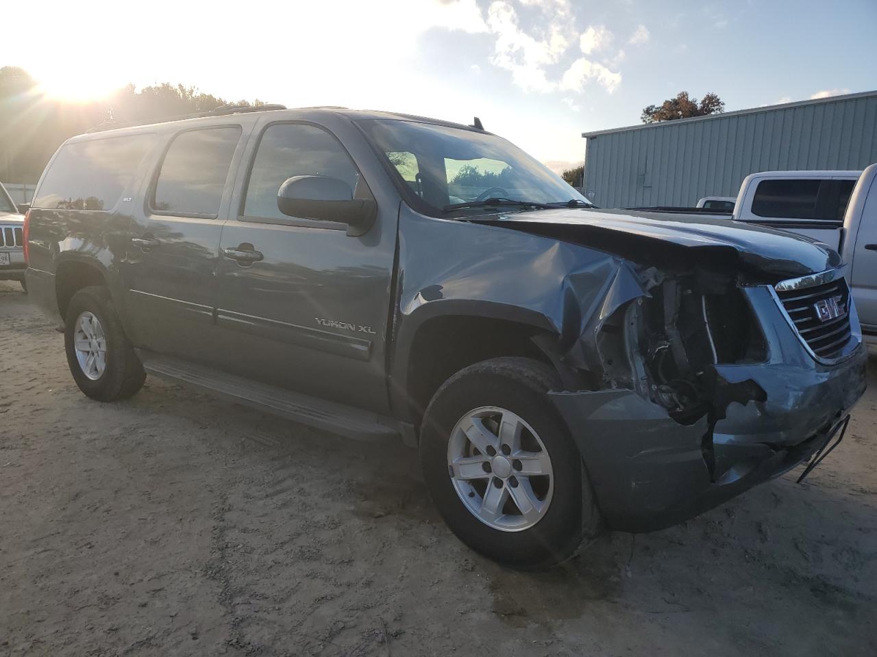 2010 GMC Yukon VIN 1GKUKKE34AR255150 Copart auction photo, front end damage thumbnail 4