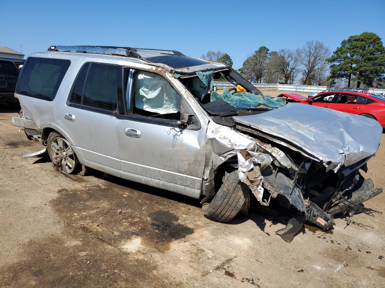2010 Ford Expedition VIN 1FMJU1K5XAEB67117 Copart auction photo, front end / all over damage thumbnail 4