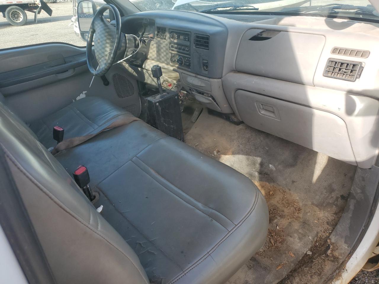 1999 Ford F450 VIN 1FDXF46S3XED76083 Copart auction photo, all over damage thumbnail 8