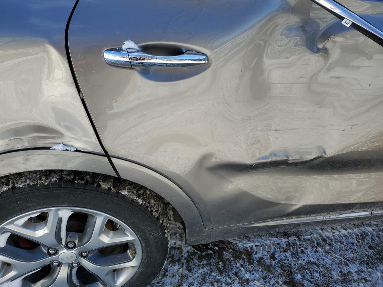 2017 KIA Sorento VIN 5XYPKDA59HG311135 Copart auction photo, undercarriage / side damage thumbnail 11
