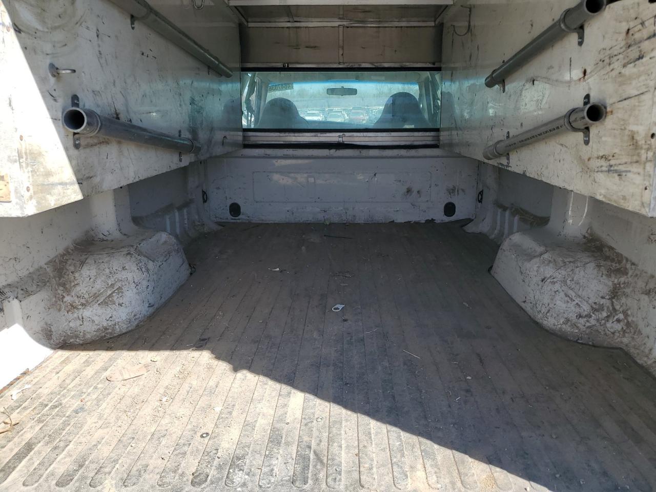 2000 Ford F250 VIN 1FTNX20S8YED14668 Copart auction photo, side / minor dent/scratches damage thumbnail 10