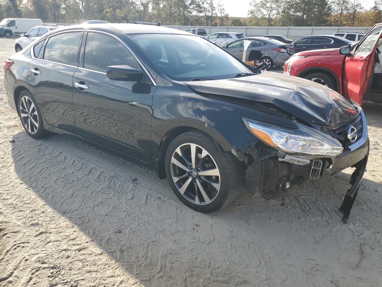 2017 Nissan Altima VIN 1N4AL3AP5HC117596 Copart auction photo, front end damage thumbnail 4