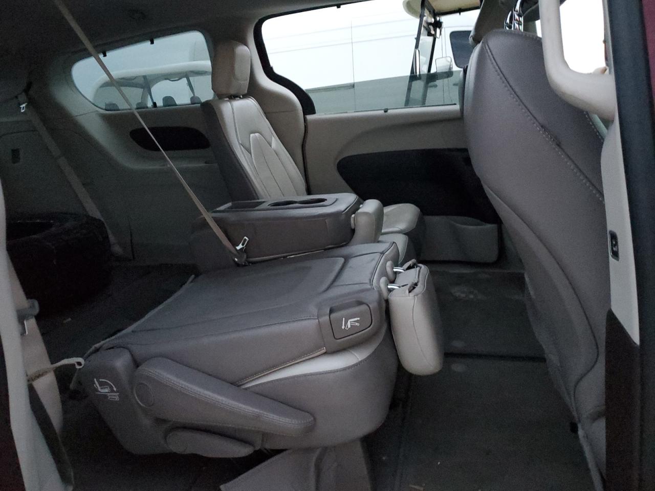 2017 Chrysler Pacifica VIN 2C4RC1BG2HR613656 Copart auction photo, water/flood damage thumbnail 11