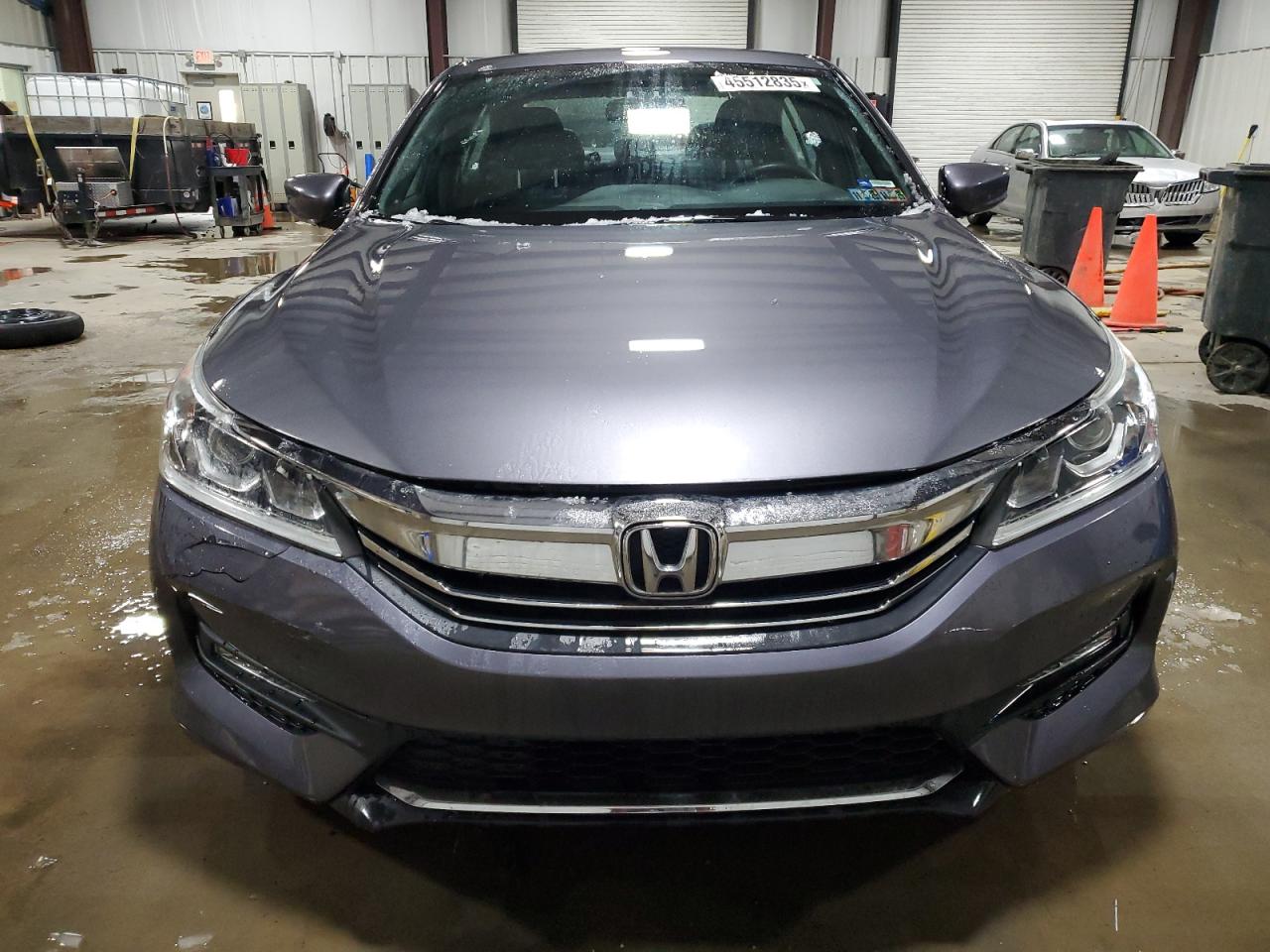 2017 Honda Accord VIN 1HGCR2F51HA295456 Copart auction photo, vandalism / front end damage thumbnail 5