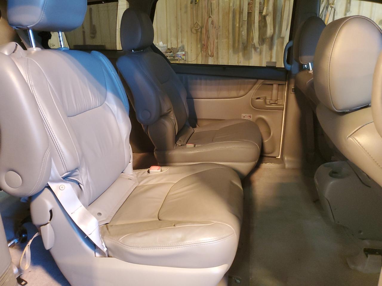 2009 Toyota Sienna VIN 5TDZK22C69S281073 Copart auction photo, rear end / hail damage thumbnail 11