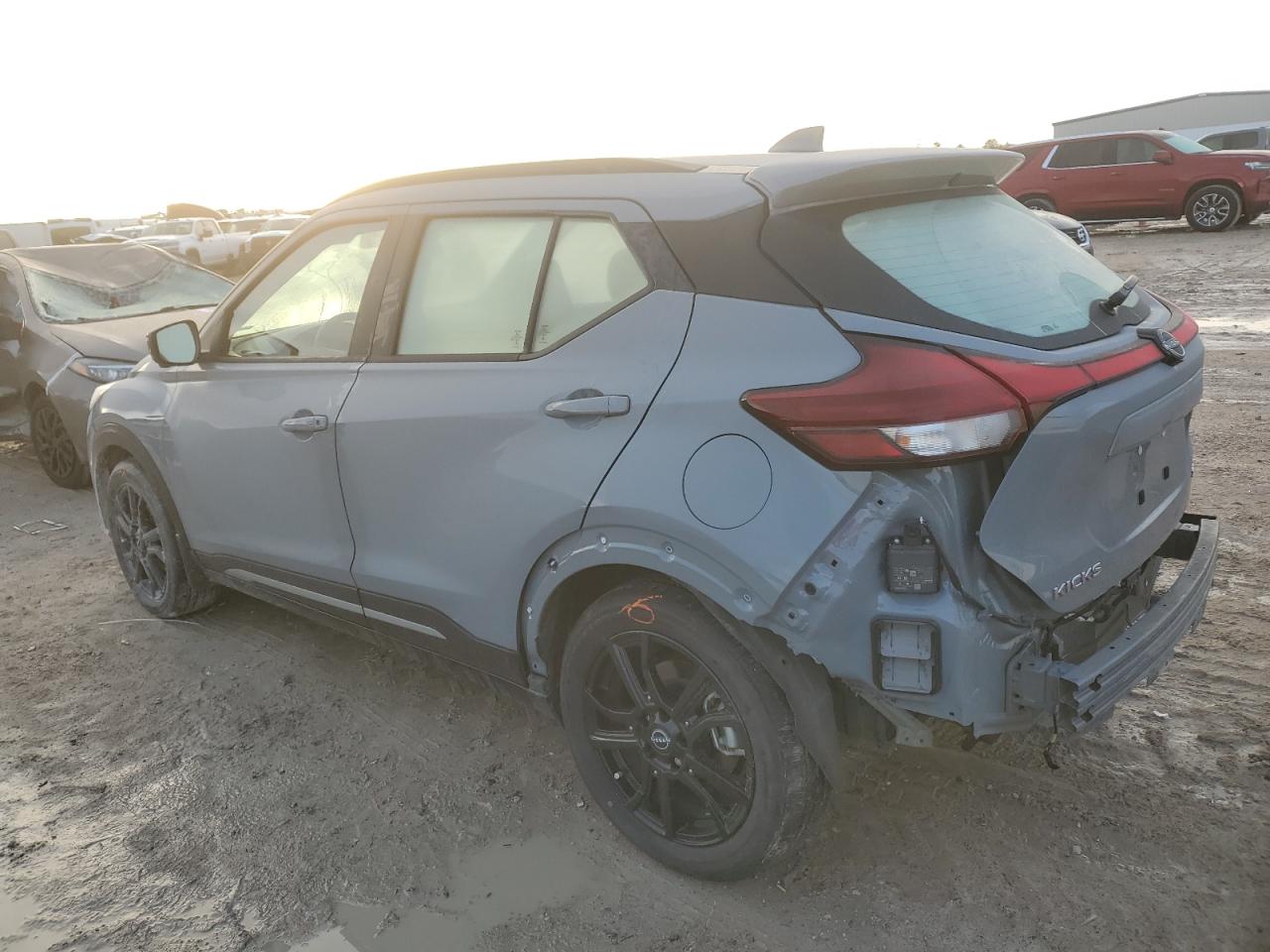 2022 Nissan Kicks VIN 3N1CP5DVXNL527701 Copart auction photo, all over damage thumbnail 2