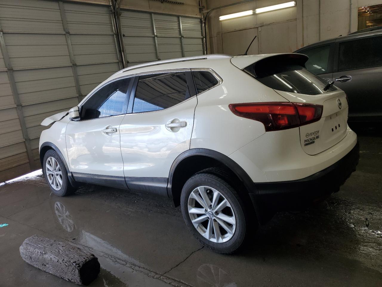 2017 Nissan Rogue VIN JN1BJ1CP4HW015763 Copart auction photo, front end / side damage thumbnail 2