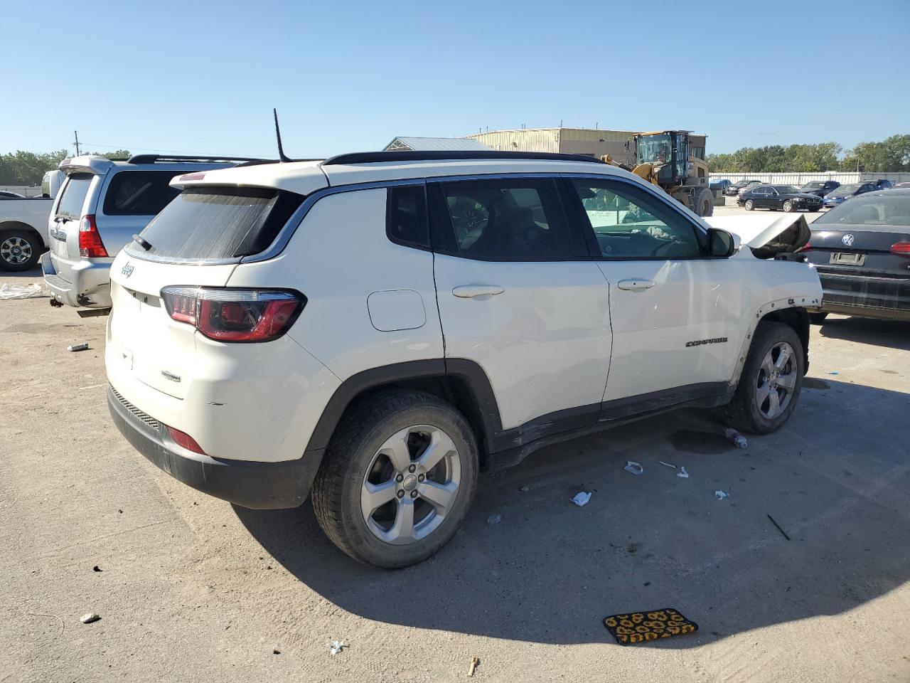 2018 Jeep Compass VIN 3C4NJCBB3JT266538 Copart auction photo, front end damage thumbnail 3