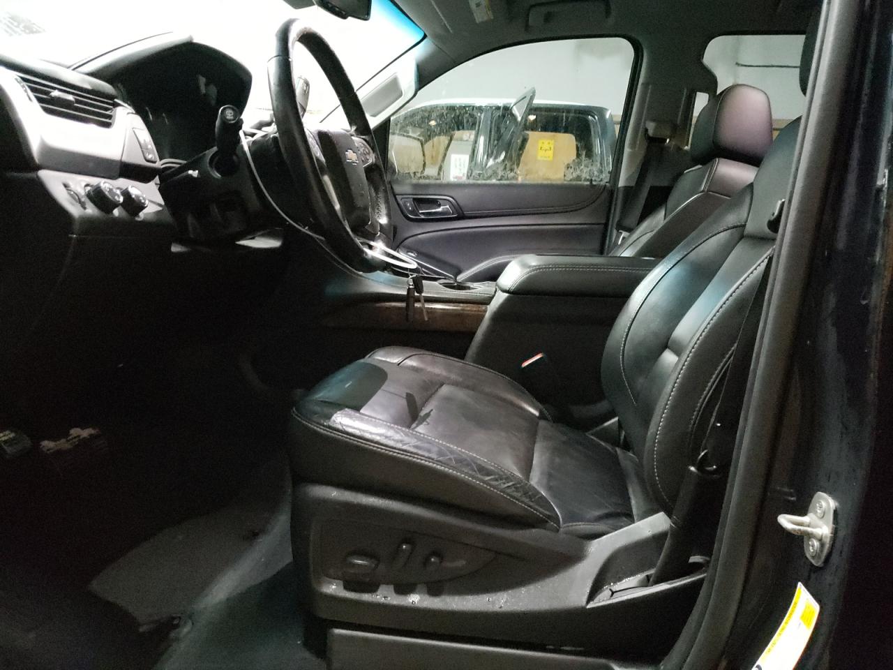 2019 Chevrolet Tahoe VIN 1GNSKBKC5KR205938 Copart auction photo, front end / side damage thumbnail 7