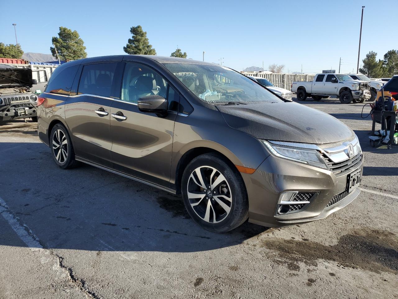 2018 Honda Odyssey VIN 5FNRL6H94JB075727 Copart auction photo, front end damage thumbnail 4