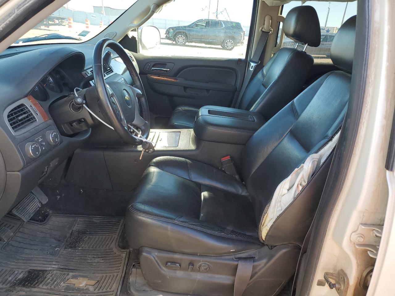 2014 Chevrolet Suburban VIN 1GNSKKE74ER138445 Copart auction photo, front end damage thumbnail 7