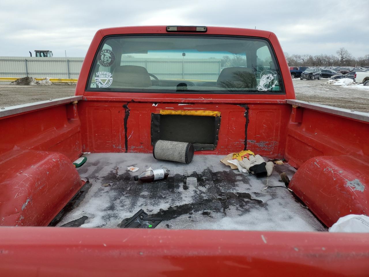 1997 Chevrolet GMT-400 VIN 1GCEC14W1VZ118224 Copart auction photo, front end / rear end damage thumbnail 10