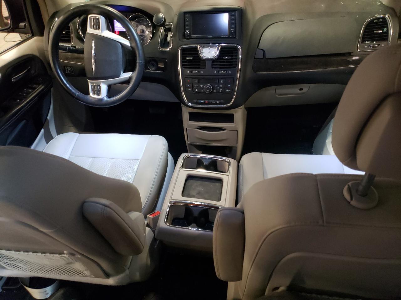 2015 Chrysler Town & Country VIN 2C4RC1CG8FR726667 Copart auction photo, side / front end damage thumbnail 8