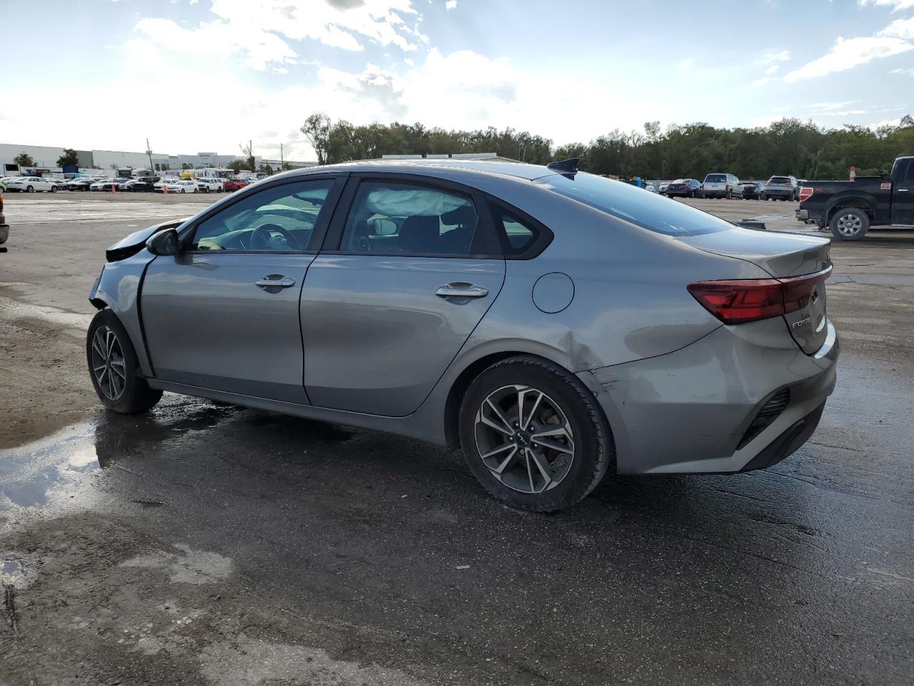 2022 KIA Forte VIN 3KPF24AD3NE461575 Copart auction photo, front end damage thumbnail 2