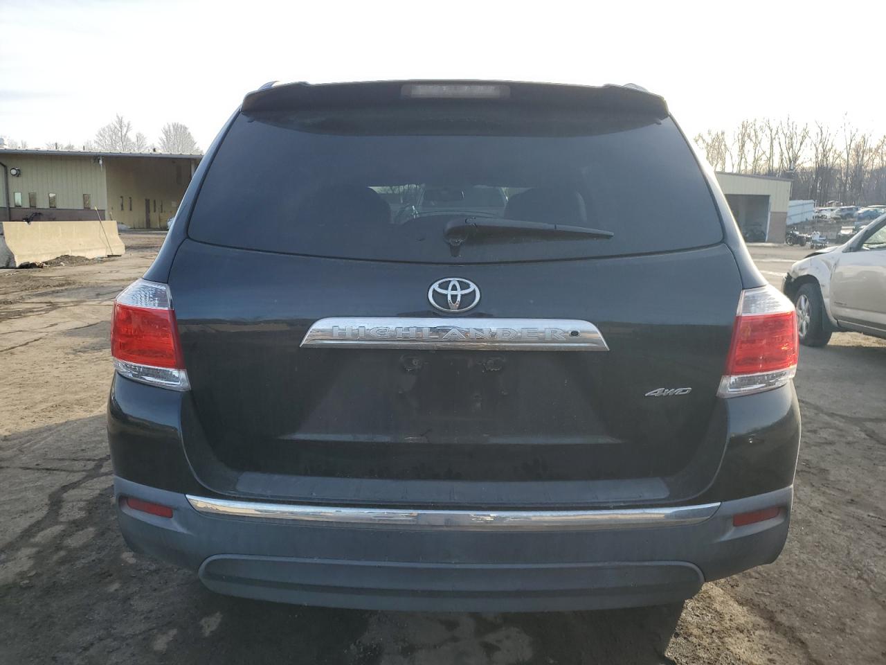 2011 Toyota Highlander VIN 5TDBK3EH4BS044795 Copart auction photo, front end / minor dent/scratches damage thumbnail 6