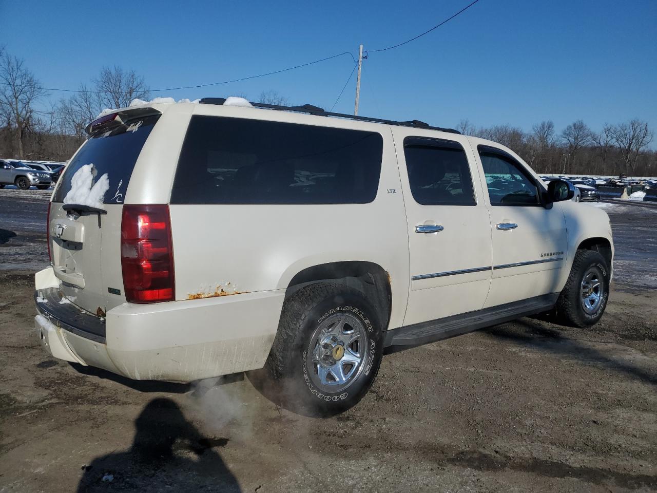 2011 Chevrolet Suburban VIN 1GNSKKE34BR202251 Copart auction photo, front end / minor dent/scratches damage thumbnail 3