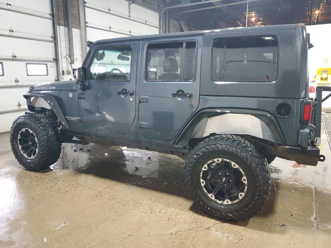 2008 Jeep Wrangler VIN 1J4GA69198L615189 Copart auction photo, minor dent/scratches damage thumbnail 2