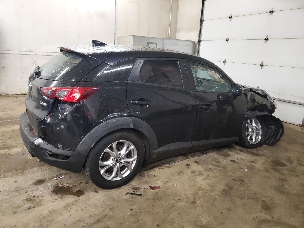 2016 Mazda CX-3 VIN JM1DKBC73G0115606 Copart auction photo, front end / rear end damage thumbnail 3