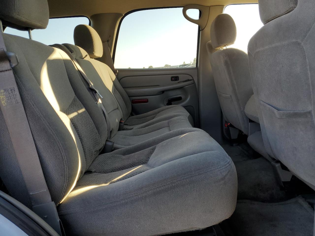 2005 Chevrolet Tahoe VIN 1GNEK13T45J196643 Copart auction photo, front end / side damage thumbnail 11