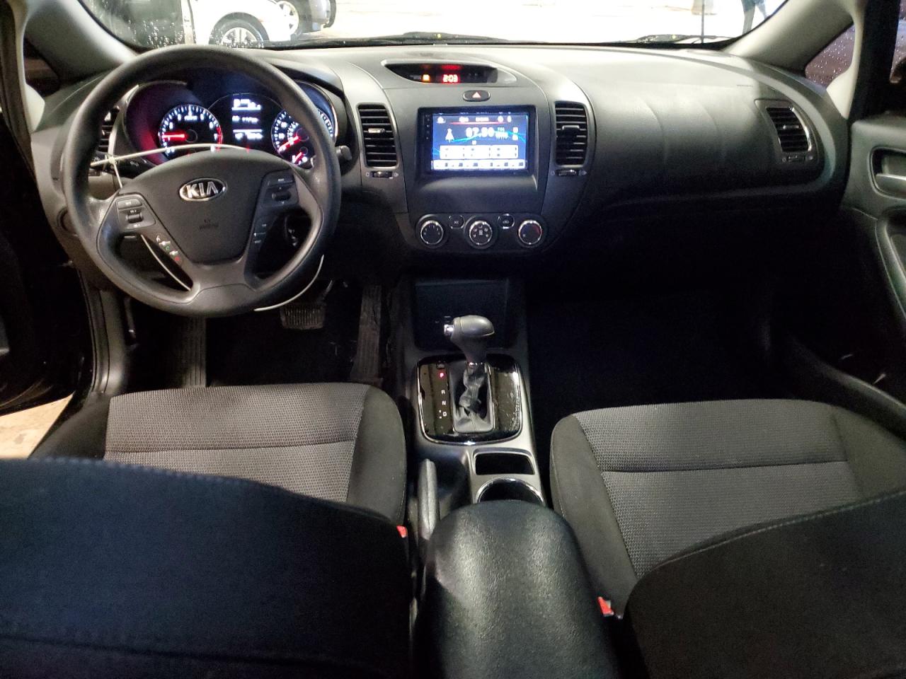 2017 KIA Forte VIN 3KPFK4A77HE043146 Copart auction photo, front end / side damage thumbnail 8
