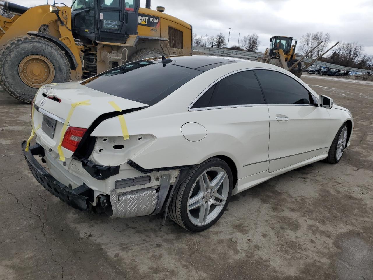 2011 Mercedes-Benz E-klasse VIN WDDKJ7CB6BF072225 Copart auction photo, rear end damage thumbnail 3