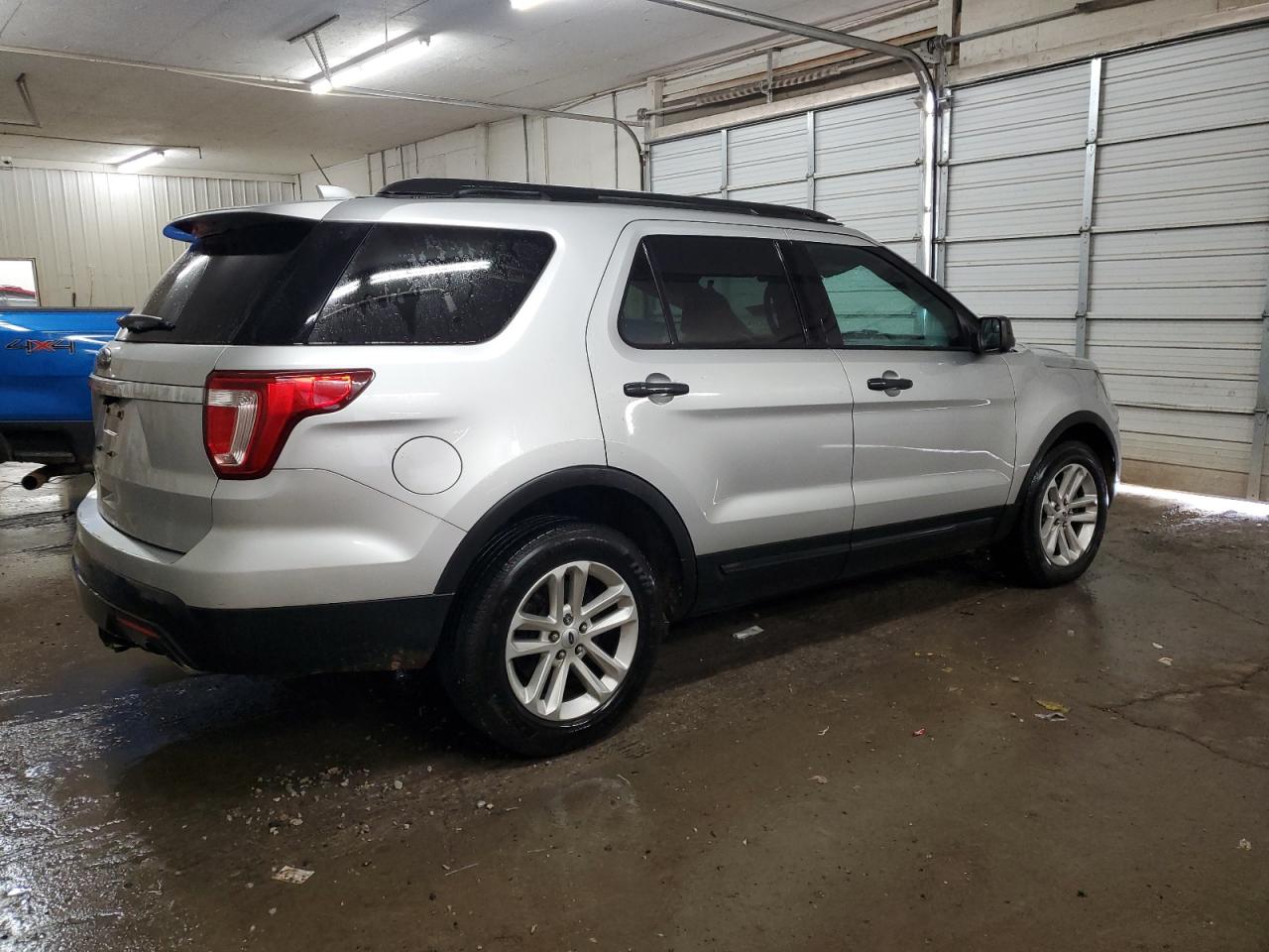 2017 Ford Explorer VIN 1FM5K7B85HGC46374 Copart auction photo, front end / side damage thumbnail 3
