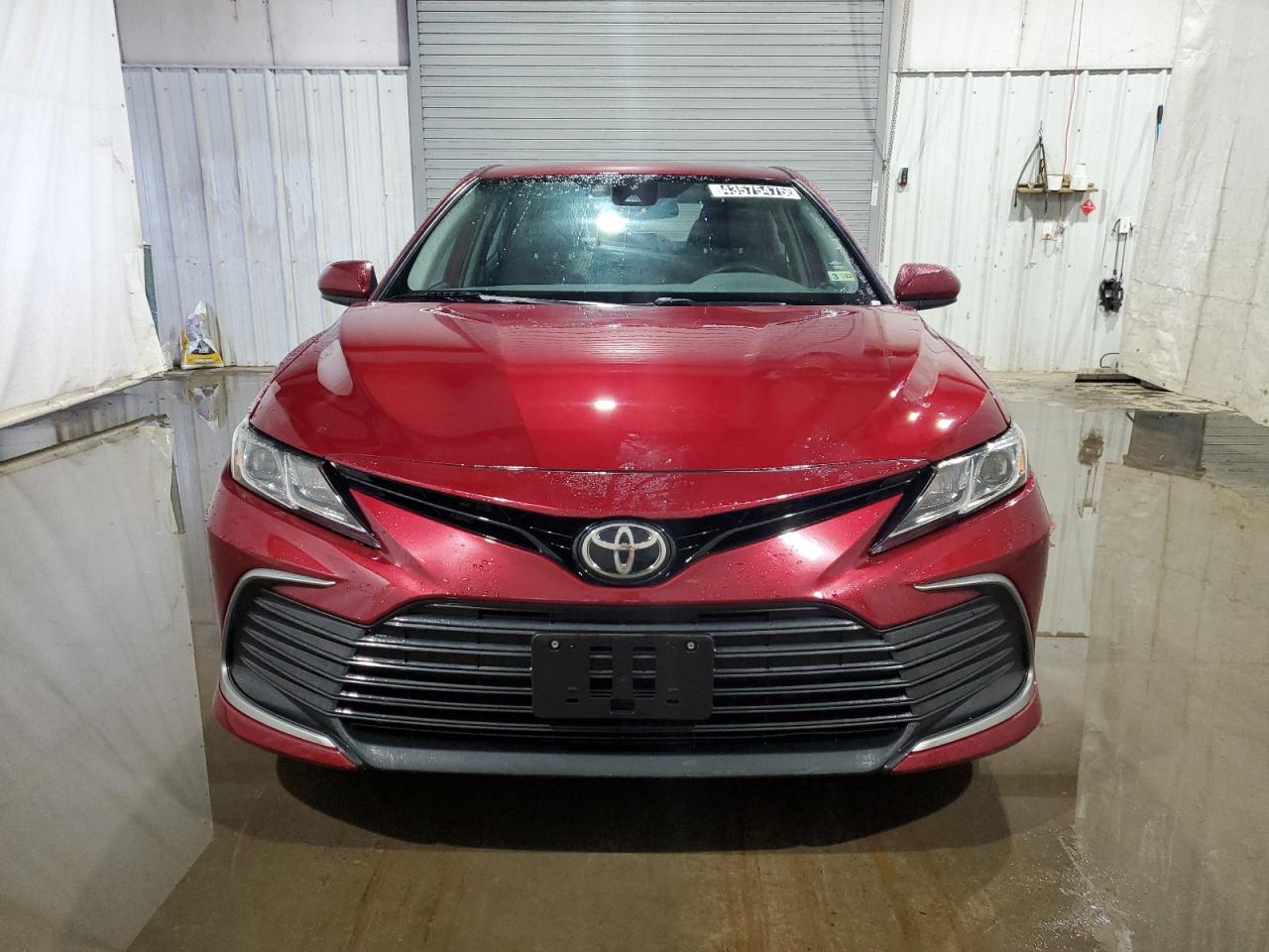 2021 Toyota Camry VIN 4T1C11AK7MU562049 Copart auction photo, front end / side damage thumbnail 5