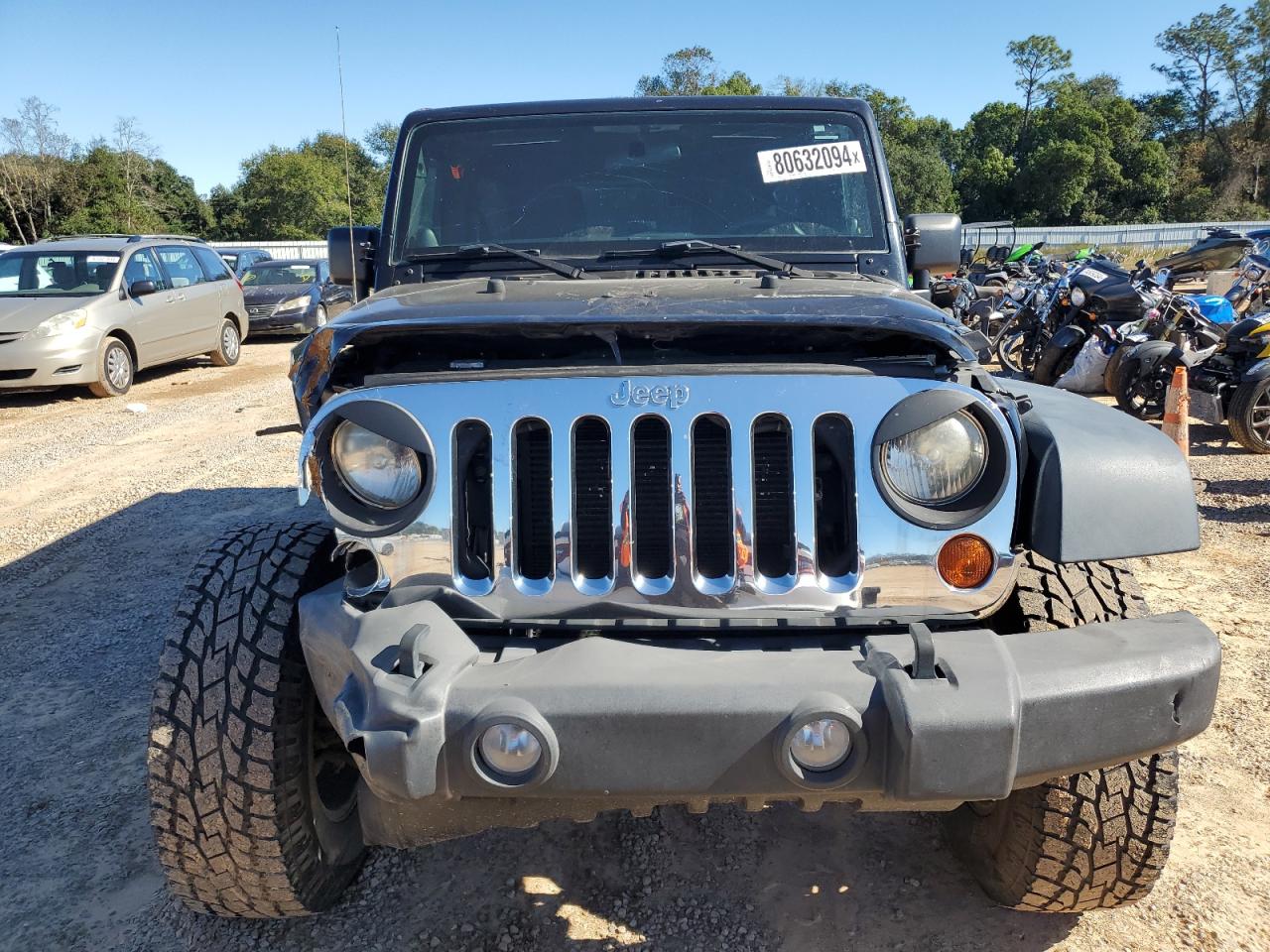2013 Jeep Wrangler VIN 1C4BJWDG9DL677715 Copart auction photo, front end damage thumbnail 5