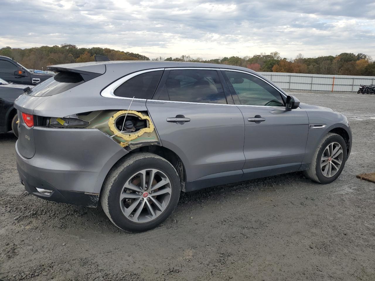 2020 Jaguar F-Pace VIN SADCJ2FX7LA654815 Copart auction photo, rear end / minor dent/scratches damage thumbnail 3