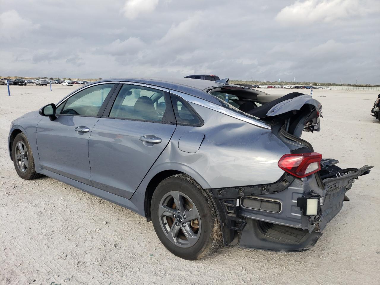 2022 KIA K5 VIN 5XXG14J28NG147577 Copart auction photo, rear end damage thumbnail 2